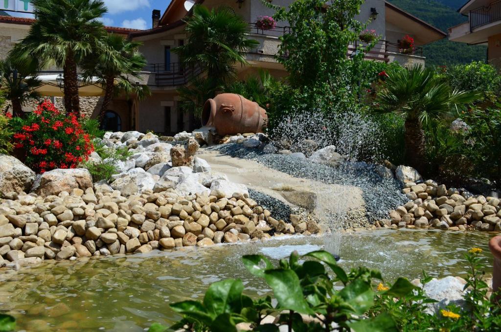 Hotel La Grotte サン・ドナート・ヴァル・ディ・コミーノ エクステリア 写真